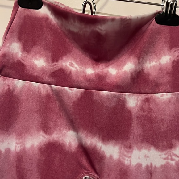 K-deer NWT pink and white tie dye size M sneaker lemgth - Picture 2 of 5